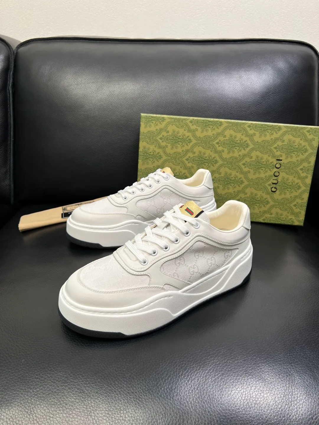 Men's shoes 💰820 Gucci high quality top crafts Gucci counter new original factory configuration, imported cowhide patchwork fabric from Italy, imported cowhide lining, breathable and comfortable, sole: original factory special supply original sole super comfortable, original factory and single goods, welcome to compare, code number 38-44 (customized 45 46)
